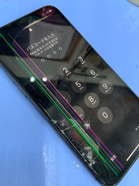 iPhone11Pro 液晶パネル 修理ご依頼いただきました。