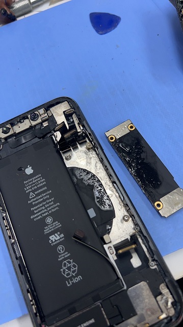 iPhone11　水没+基板修理