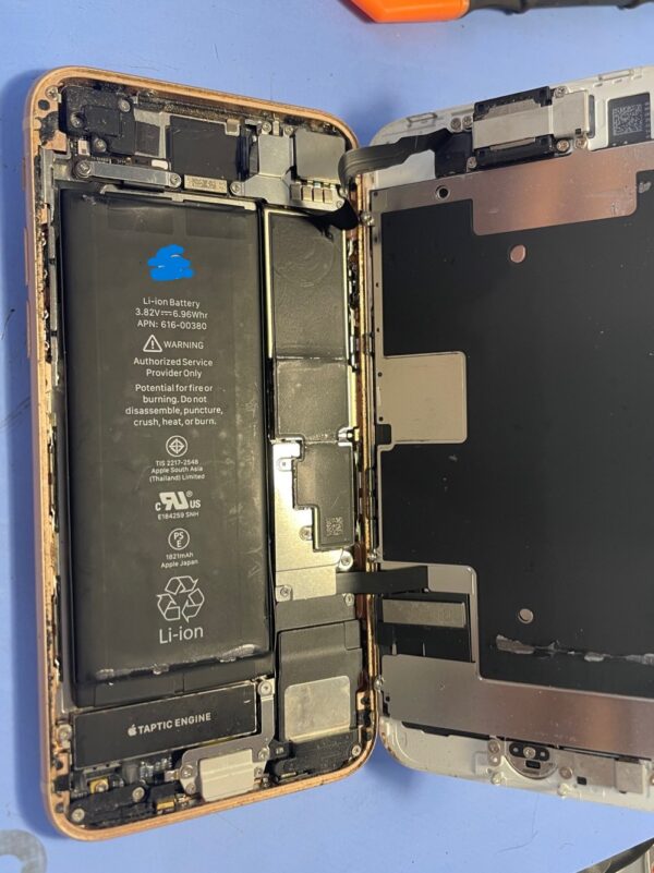 iPhone 8のバッテリー交換を最安値でやってます