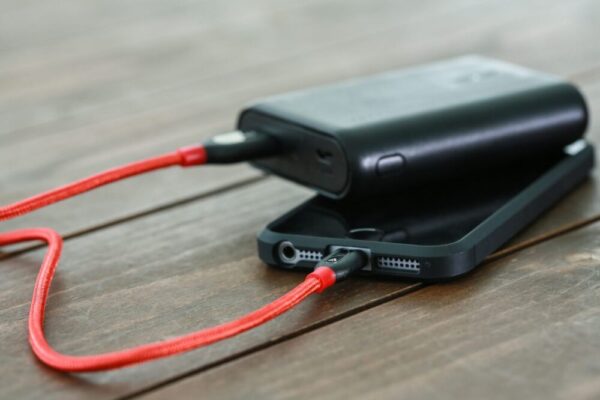 本当に役立つスマホアクセサリー5選